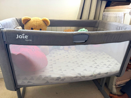 Joie next baby cot - me,